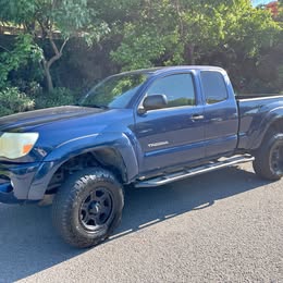 2005 Toyota Tacoma SR5 Pickup 4D 6 ft