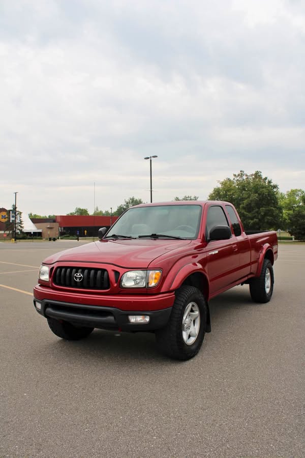 2004 Toyota Tacoma Xtracab - SR5