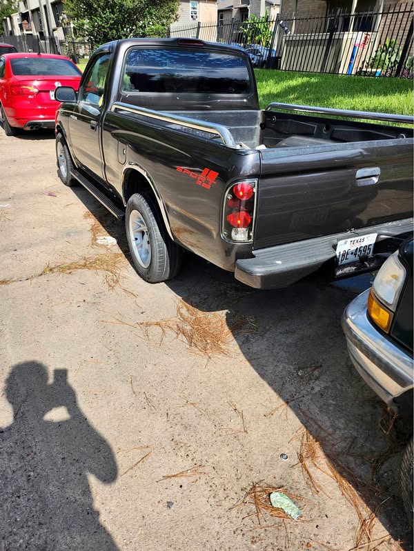 2000 Toyota Tacoma - Pickup