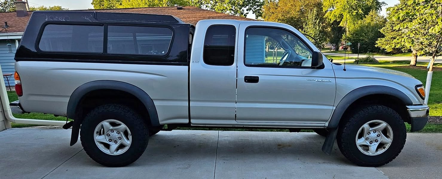 2002 Toyota tacoma, sr5, xtracab, 4x4. 2.7l engine