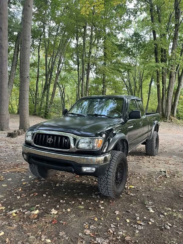 2004 Toyota Tacoma - SR5 Pickup