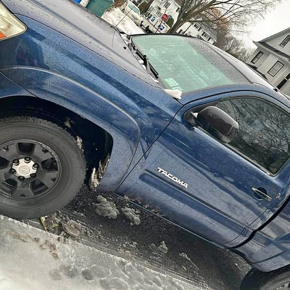 2005 Toyota Tacoma - Pickup