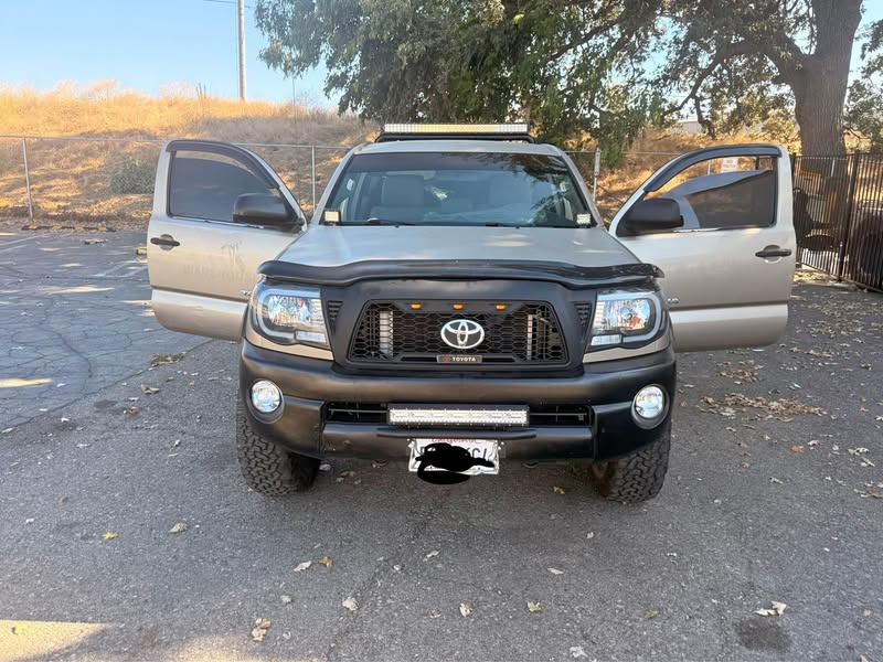 2005 Toyota Tacoma - Pickup
