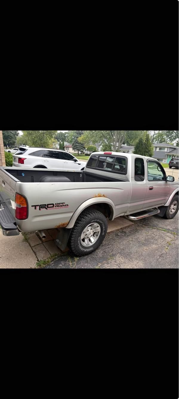 2000 Toyota Tacoma - 4WD 4D