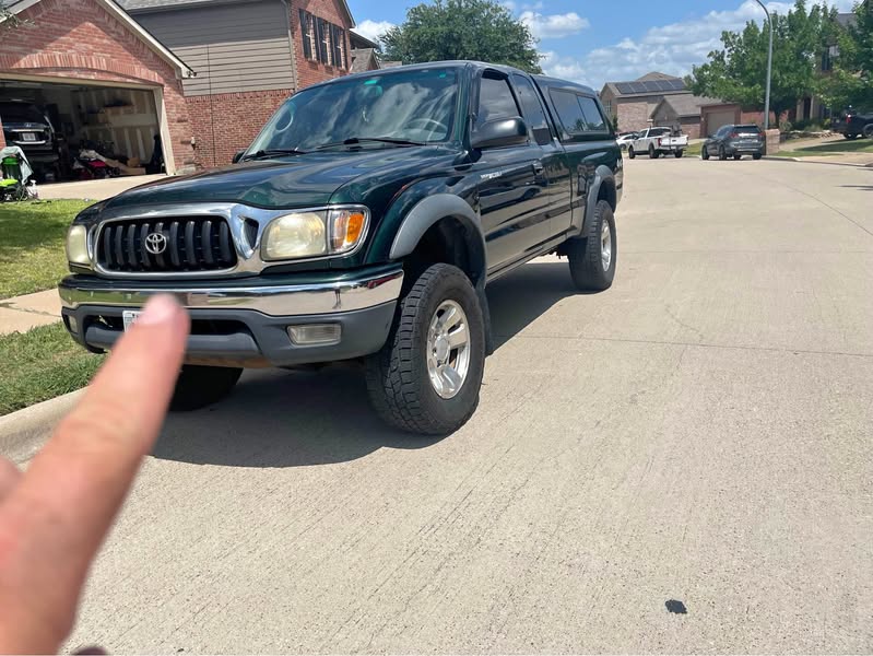 2002 Toyota Tacoma Xtracab - SR5 Pickup
