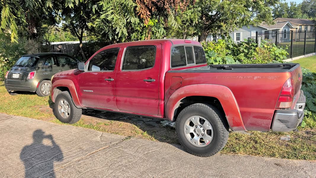 2005 Toyota Tacoma Double Cab - PreRunner 4D