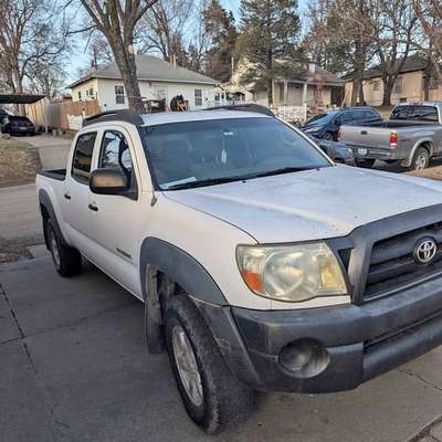 2005 Toyota Tacoma Double Cab - Prerunner 4d 6ft