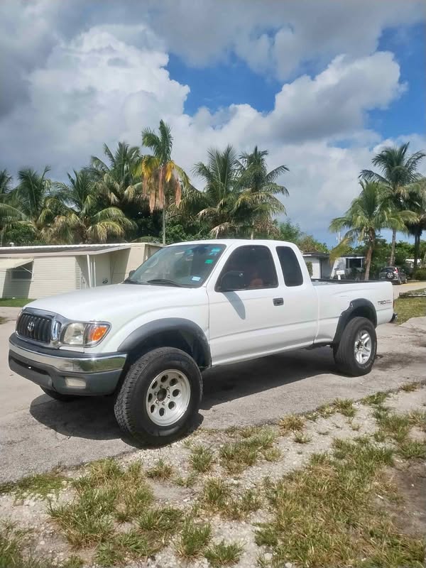 2003 Toyota Tacoma - PreRunner 4D