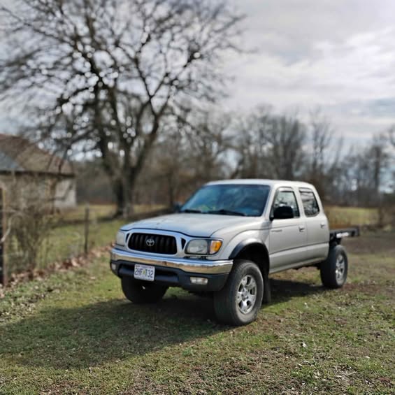 2002 Toyota Tacoma Double Cab - TRD Off-Road Pickup 4D 5 ft