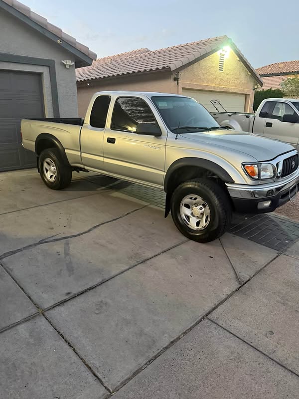 2001 Toyota Tacoma Xtracab - Pickup