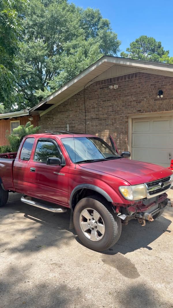 2000 Toyota Tacoma - SR5