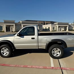 2004 Toyota TACOMA
