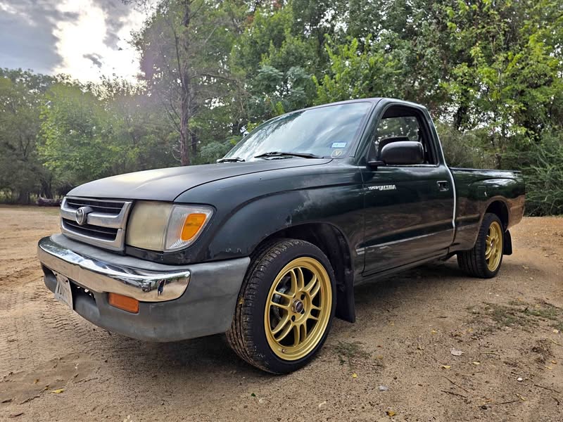 1999 Toyota Tacoma Regular Cab - Short Bed