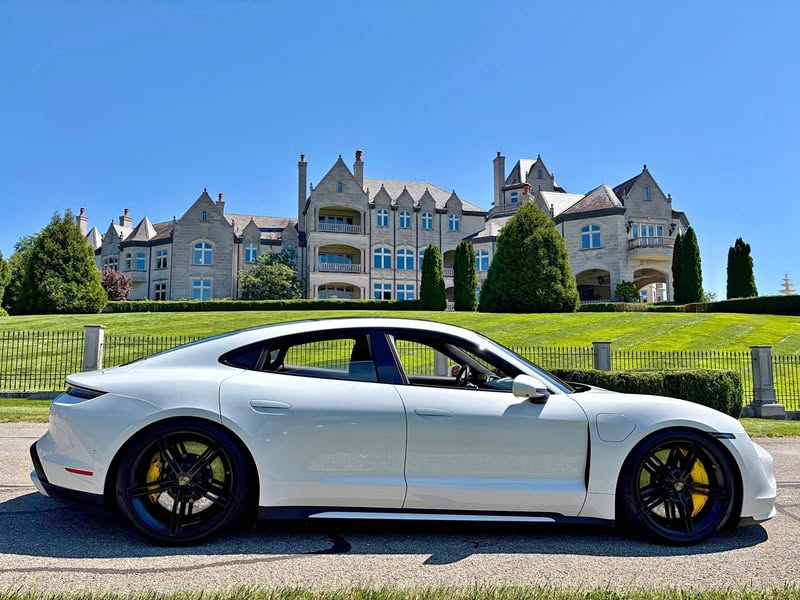 2020 Porsche Porsche Taycan Turbo