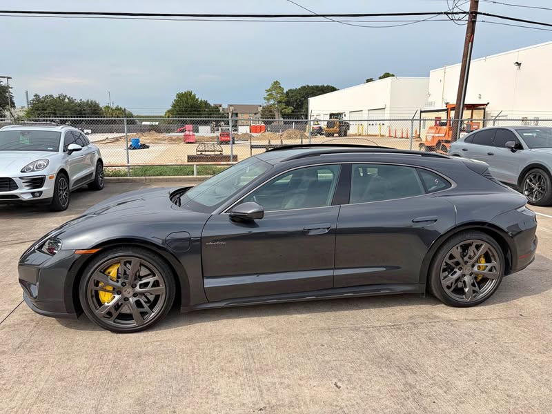 2025 Porsche Porsche Taycan Cross Turismo - Turbo S Wagon 4D