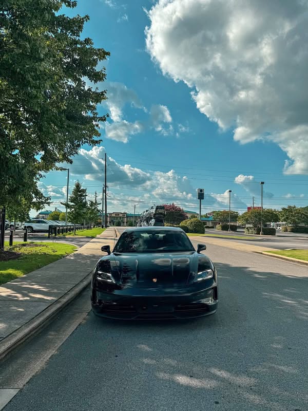 2025 Porsche Taycan 4