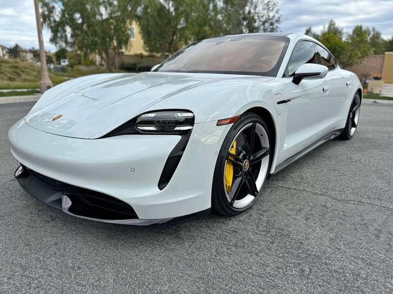 2020 Porsche taycan turbo s