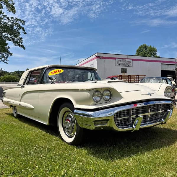 1960 Ford Thunderbird