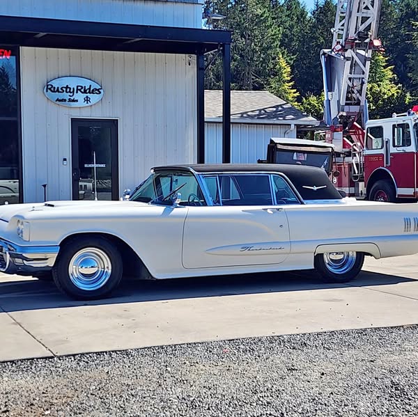 1960 Ford THUNDERBIRD ** 2 DOOR ** HARDTOP **