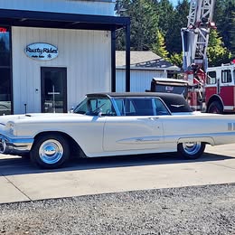 1960 FORD THUNDERBIRD ** 2 DOOR ** HARDTOP **