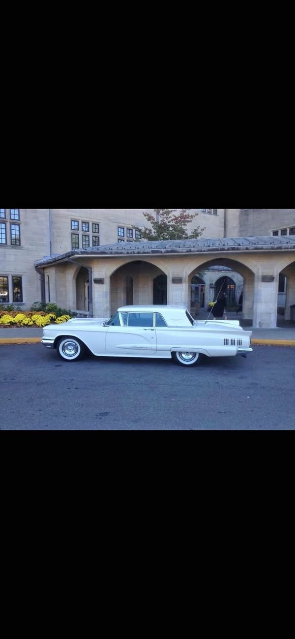 1960 Ford Thunderbird