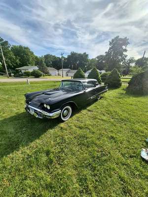 1960 Ford Thunderbird - # match 352 4 barrel