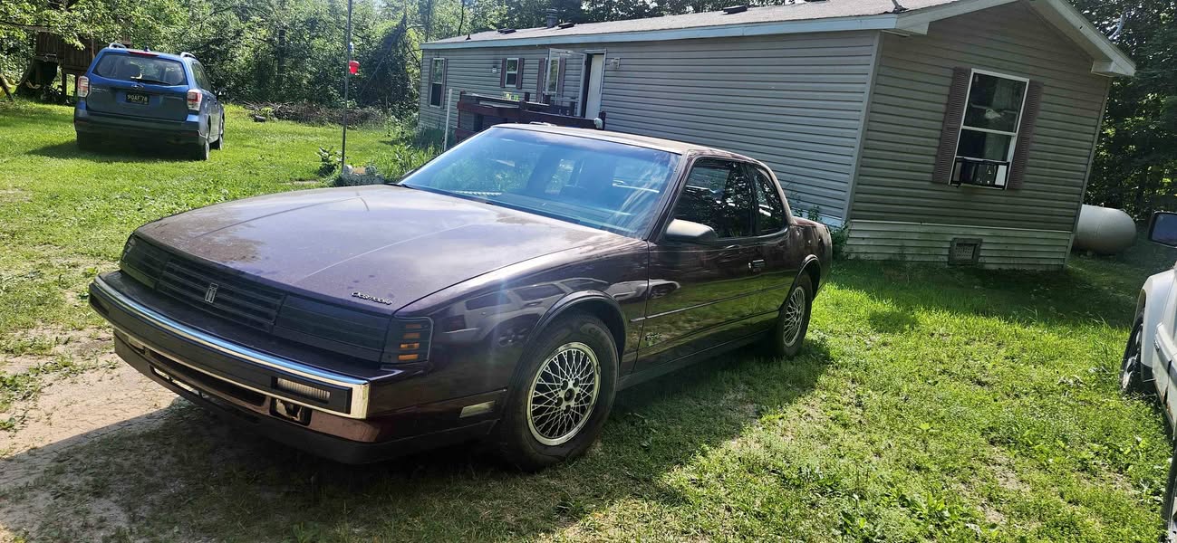 1988 Oldsmobile Toronado - Trofeo Coupe 2D
