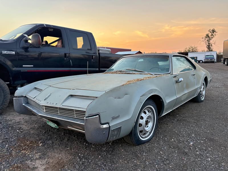 1966 Oldsmobile Toronado - Deluxe