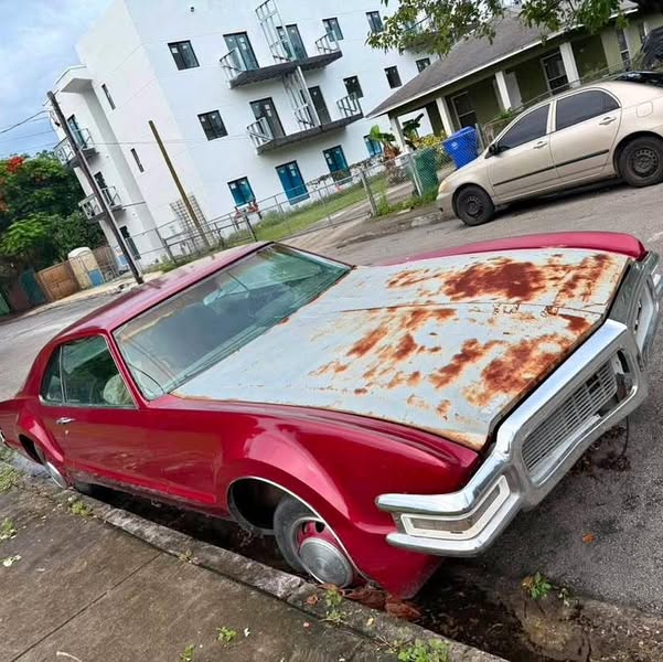 1969 Oldsmobile Toronado - Coupe 2D