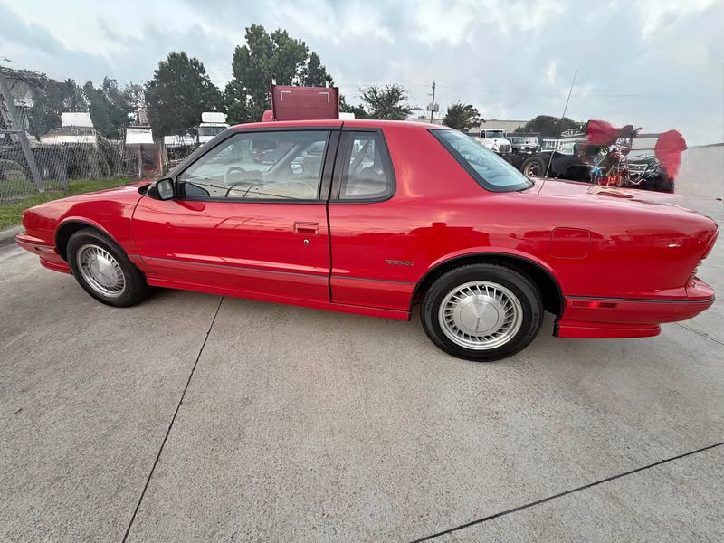 1991 Oldsmobile Toronado - Trofeo Coupe 2D