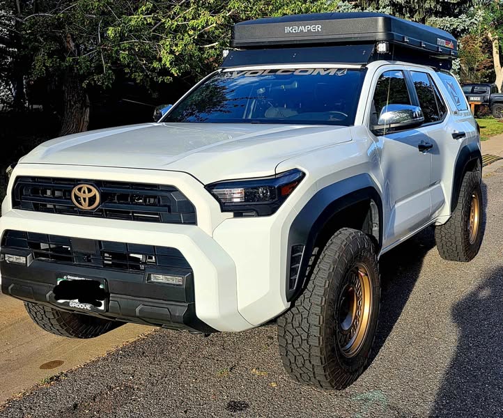 2025 Toyota 4Runner - SR5 Premium Sport Utility 4D