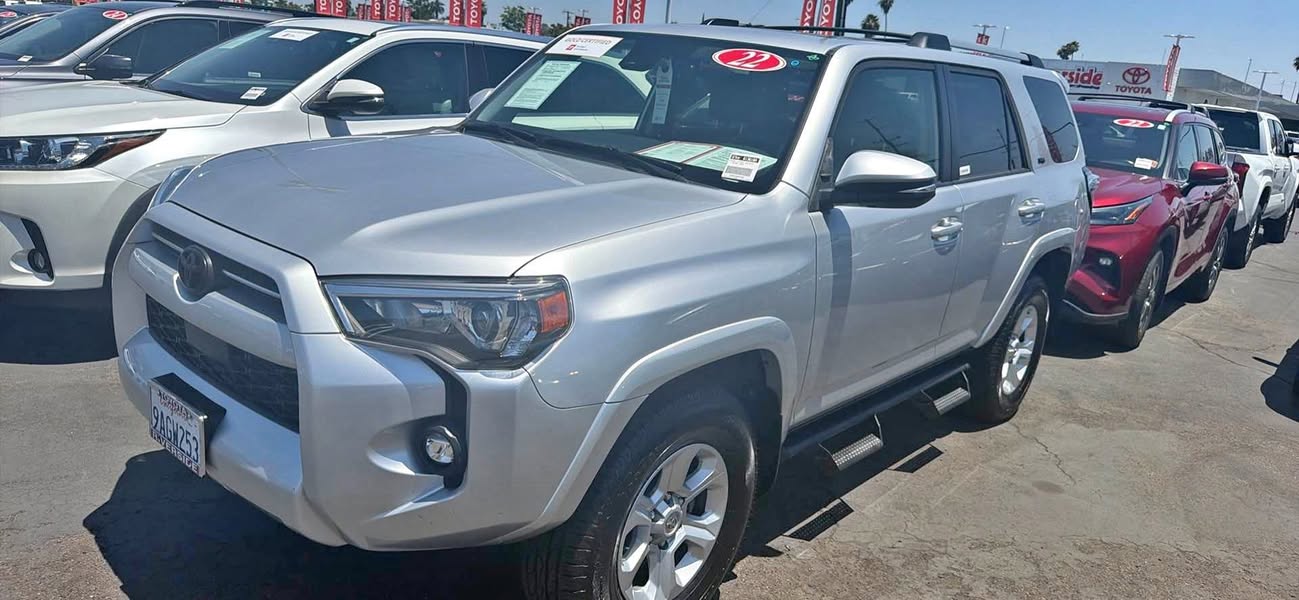 2022 Toyota 4Runner - SR5 Premium Sport Utility 4D