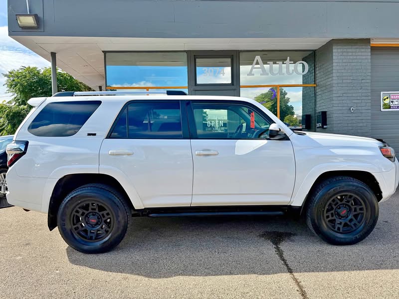 2021 Toyota 4Runner SR5 Sport Utility 4D