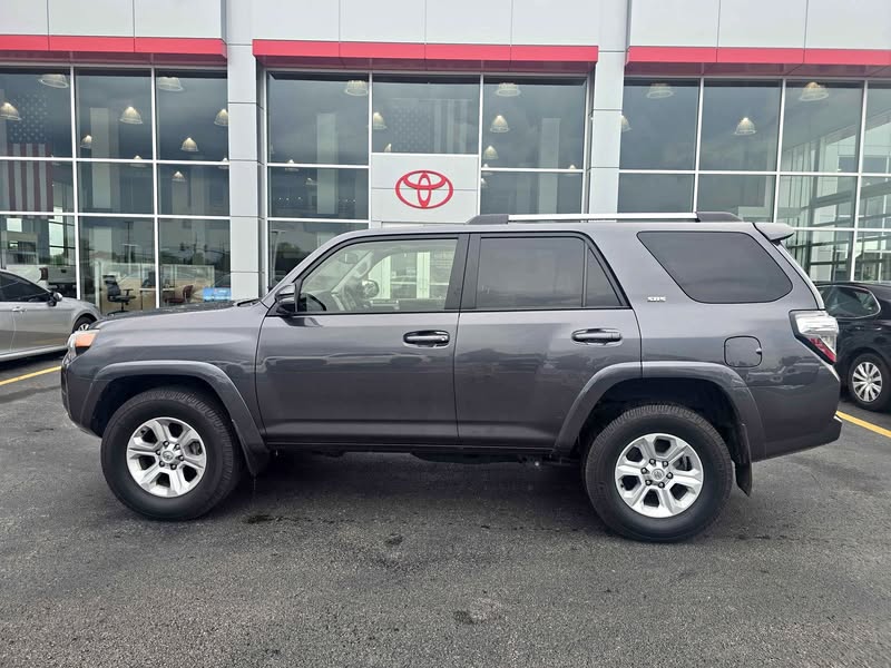 2022 Toyota 4Runner - SR5 Sport Utility 4D