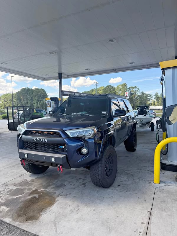 2016 Toyota 4Runner - SR5 Sport Utility 4D