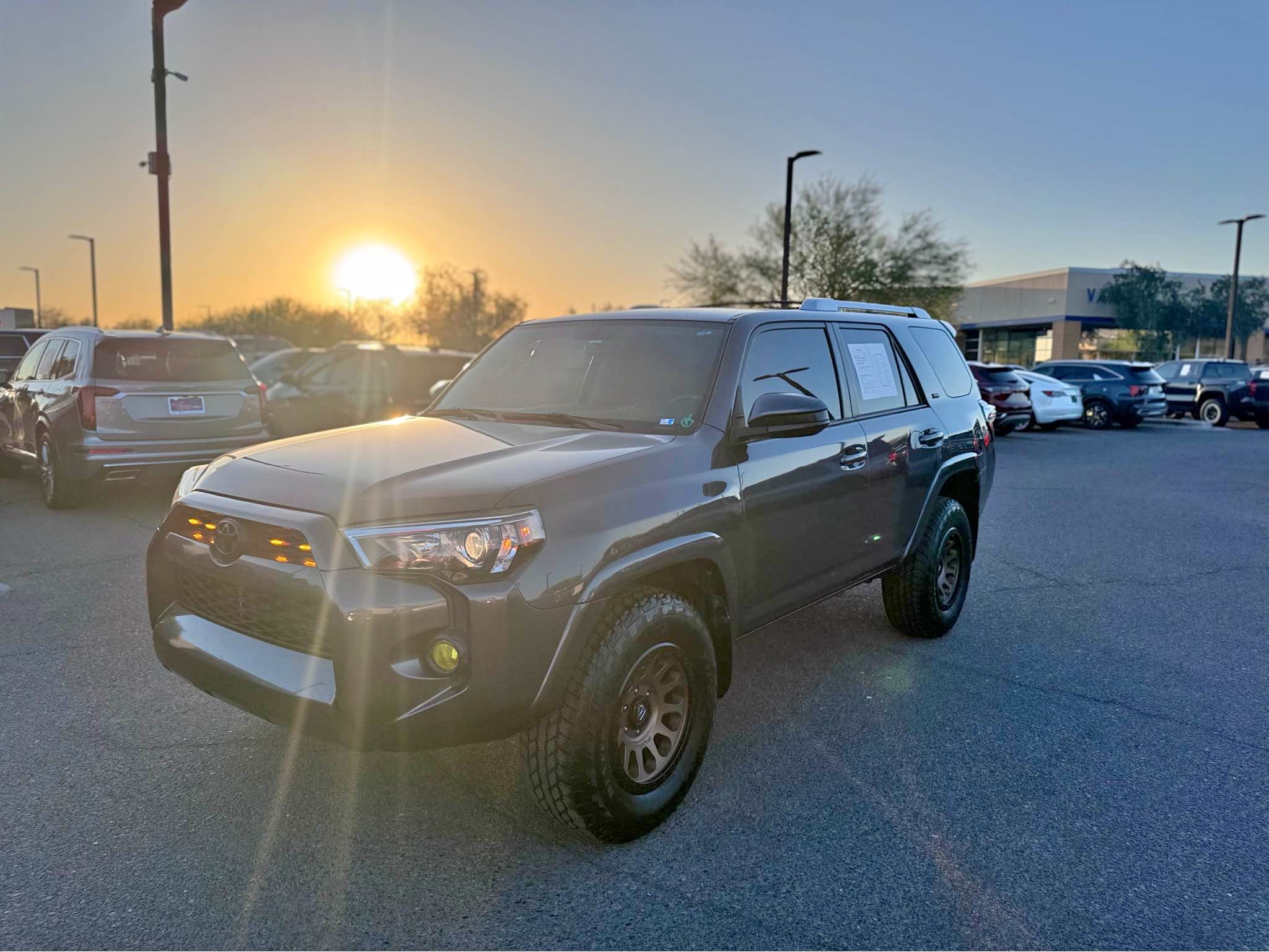 2018 Toyota 4Runner - SR5 Sport Utility 4D
