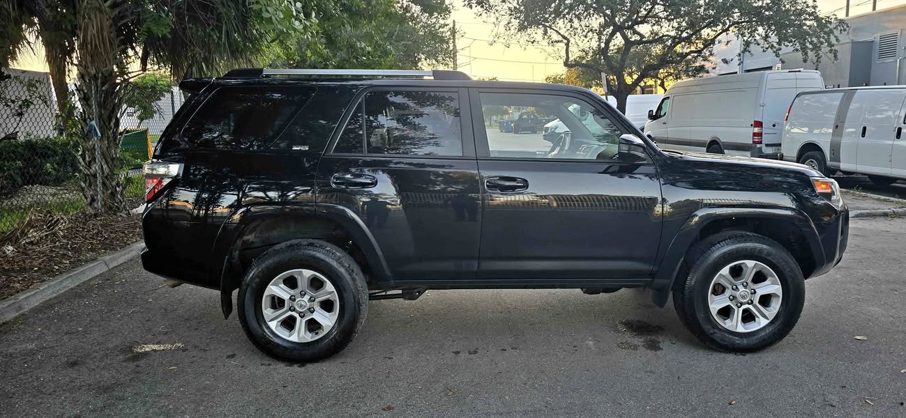 2022 Toyota 4Runner - SR5 Sport Utility 4D