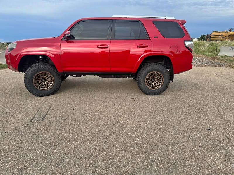 2017 Toyota 4Runner - SR5 Premium Sport Utility 4D