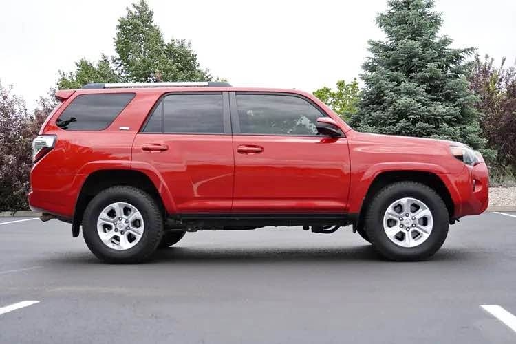 2019 Toyota 4Runner - SR5 Sport Utility 4D