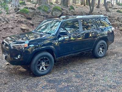 2017 Toyota 4Runner - SR5 Sport Utility 4D