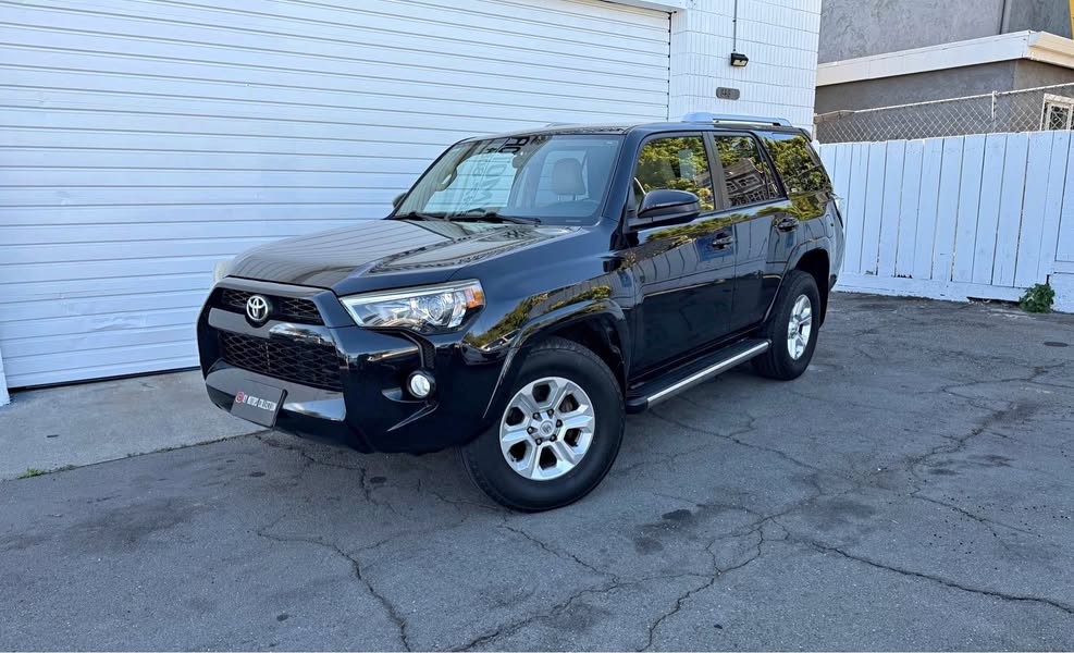 2015 Toyota 4Runner - SR5 Sport Utility 4D