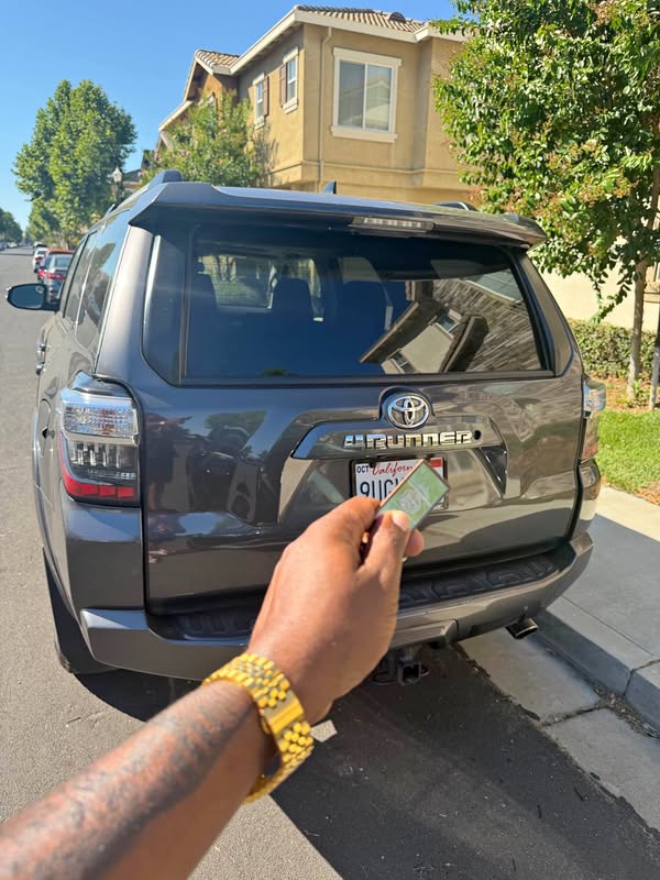 2019 Toyota 4Runner - SR5 Sport Utility 4D