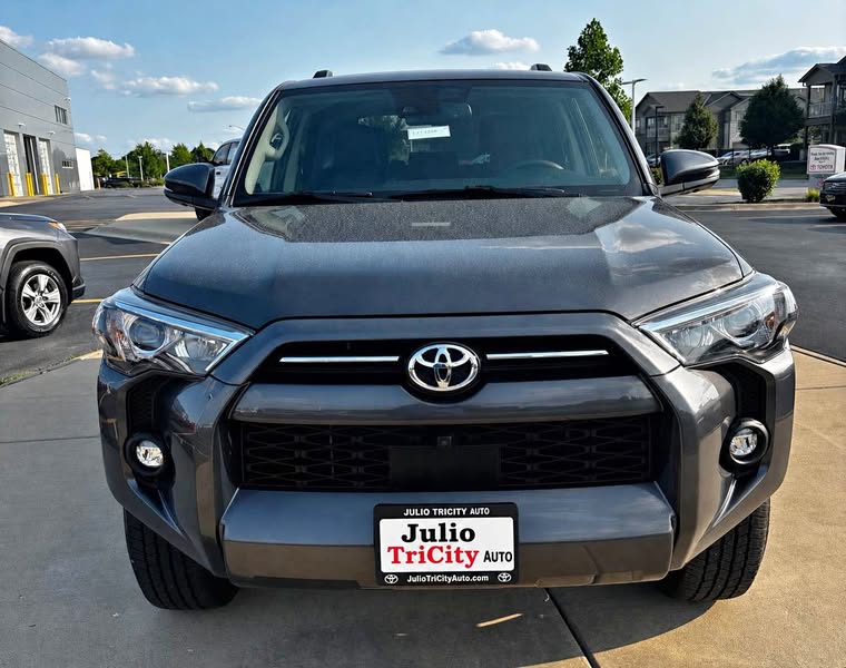2022 Toyota 4Runner - SR5 Premium Sport Utility 4D