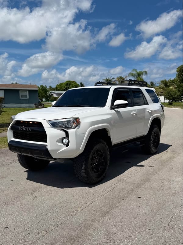 2015 Toyota 4Runner - SR5 Sport Utility 4D