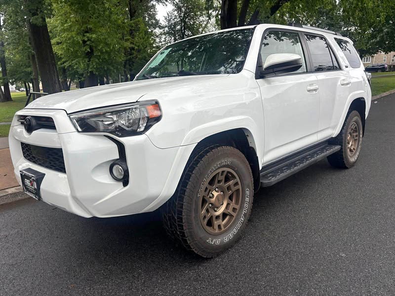 2020 Toyota 4Runner - SR5 Sport Utility 4D