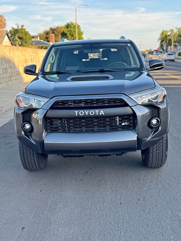 2016 Toyota 4Runner - SR5 Premium Sport Utility 4D