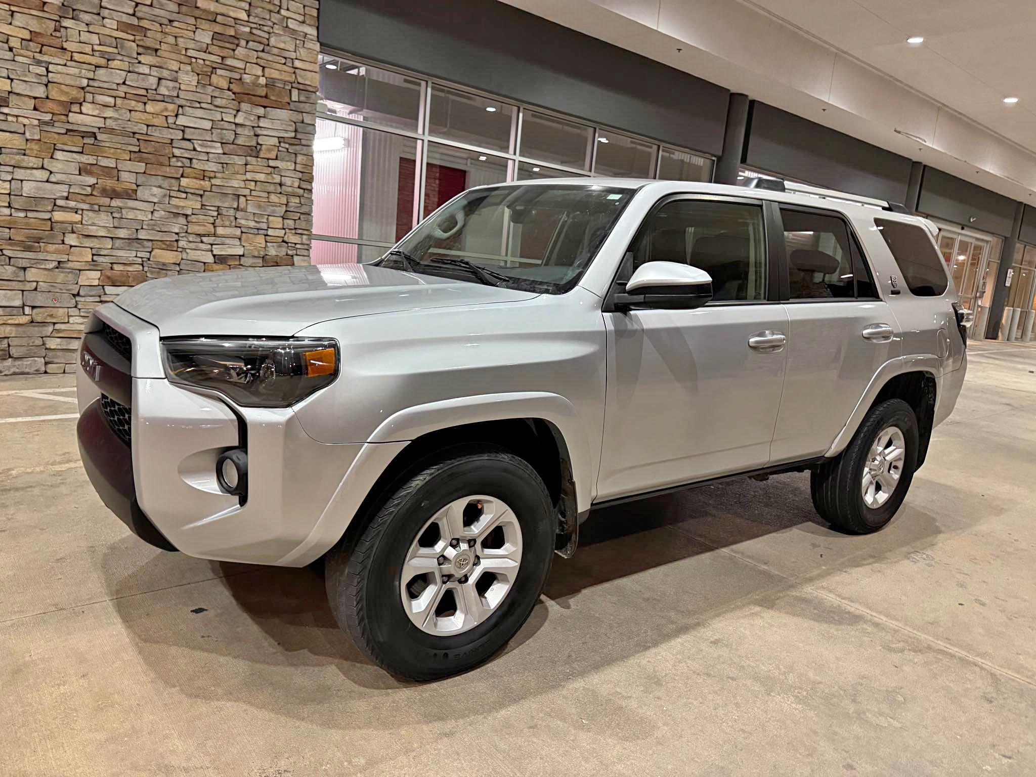 2019 Toyota 4Runner - SR5 Sport Utility 4D