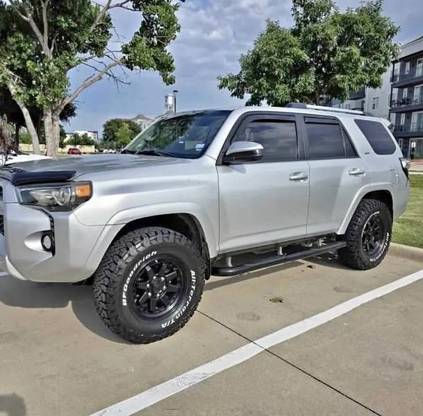 2019 Toyota 4Runner - SR5 Sport Utility 2D