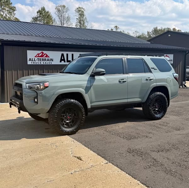 2022 Toyota 4Runner TRD Off-Road