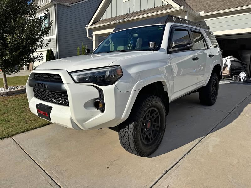 2017 Toyota 4Runner - SR5 Sport Utility 4D